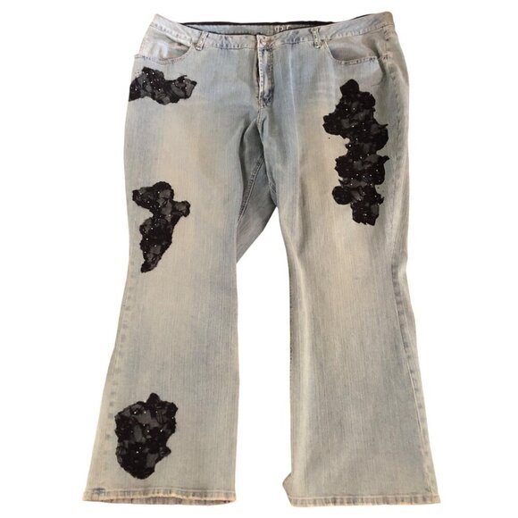 Woman's Plus Size L.A. Blues Deluxe Jeans With Black Lace Embellishment Size 26 - Picture 2 of 15